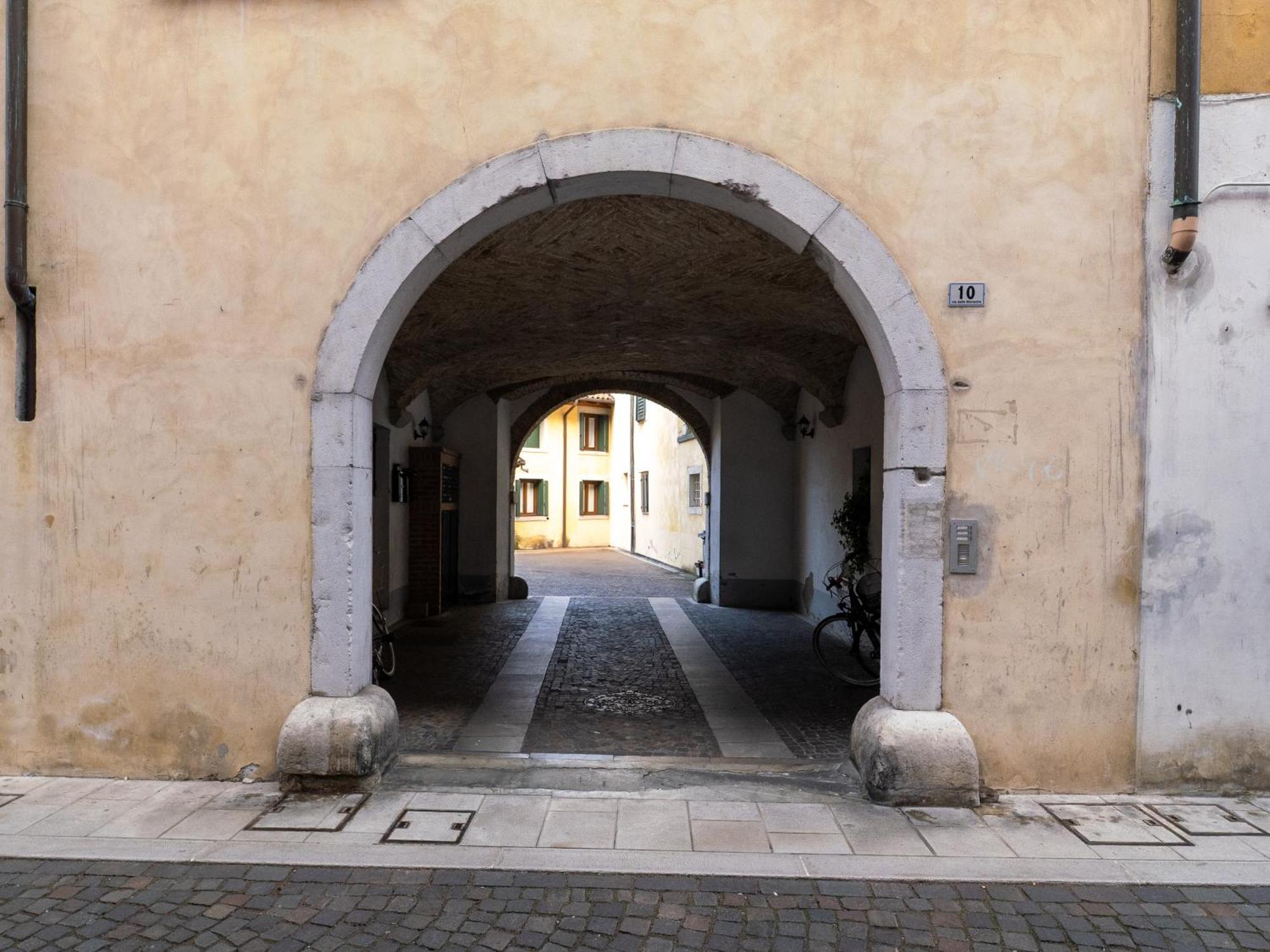 Appartamento Bonbon, Centro Storico Con Parcheggio Gorizia Extérieur photo
